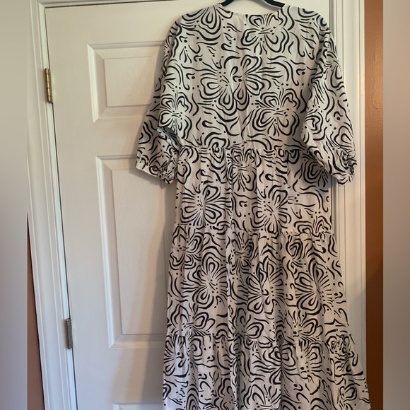 Zara White & Black Printed Tired V-Neckline Midi Dress Voluminous Sleeves Lined - Picture 4 of 12